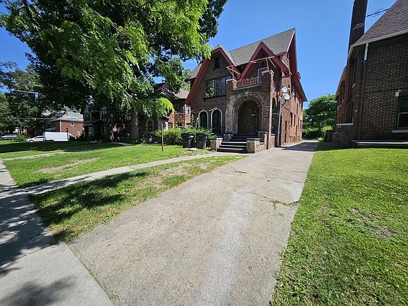 3rd image of 16244 Lasalle Blvd
