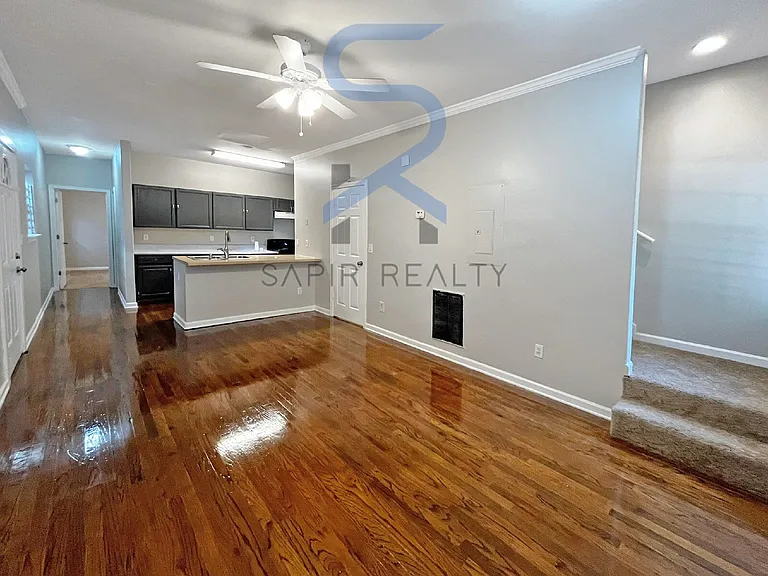 221 Fletcher St SW — Photo 4