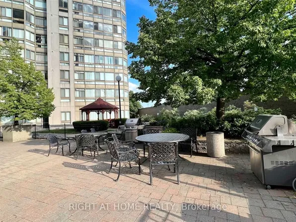 3233 Eglinton Ave E #1406, Toronto, ON M1J 3N6