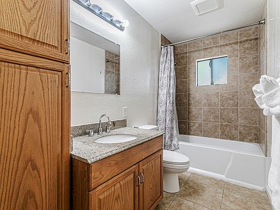 3rd image of 2136 Ventura Pl