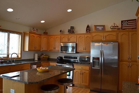 2nd image of 1537 1st St E