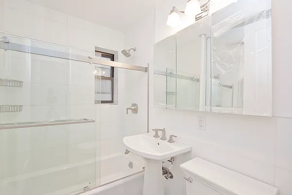 Rented by R New York | media 4