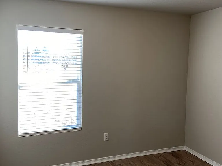 3812 Travers Ln — Photo 12