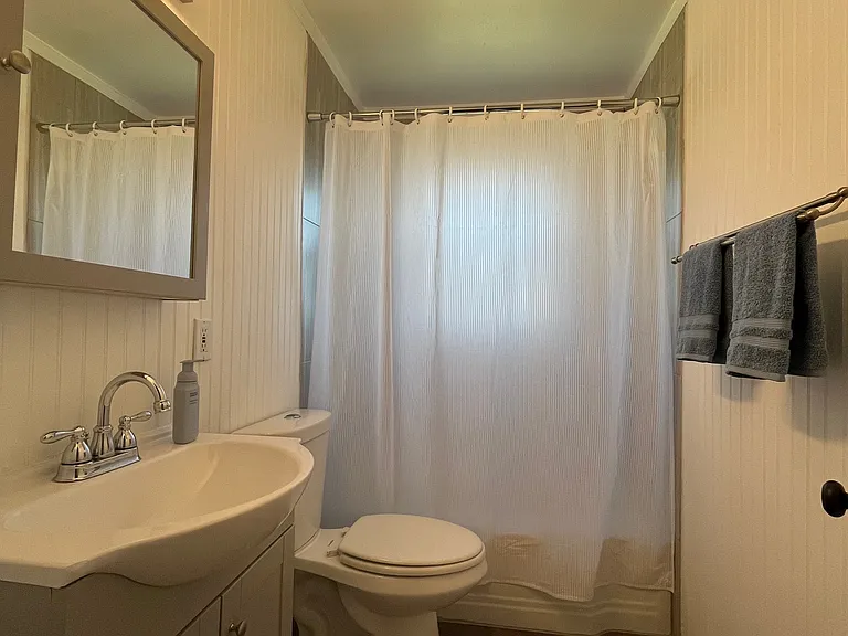 118 Nichols St — Photo 9