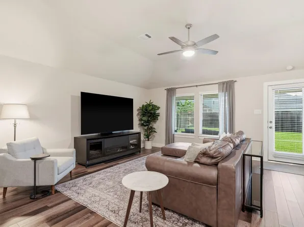 2634 Westward Hill Dr, Fresno, TX 77545
