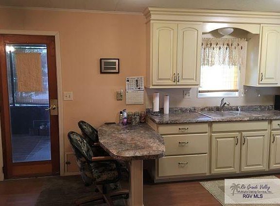 3rd image of 15857 Orange Dr