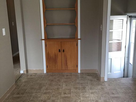 5th image of 299 Marion Dr