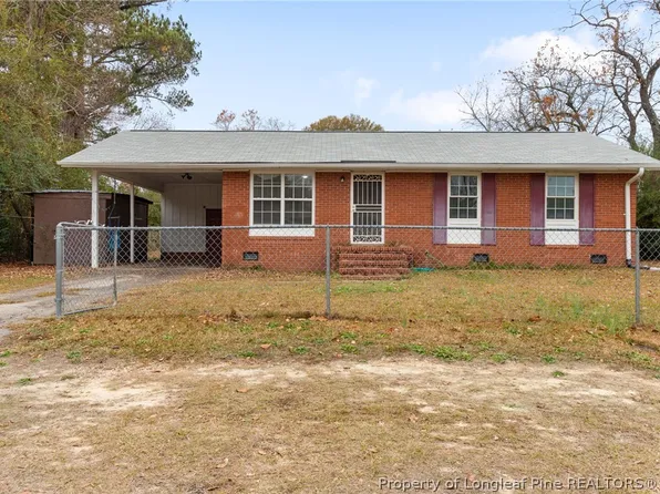 2703 E Brinkley Dr, Spring Lake, NC 28390