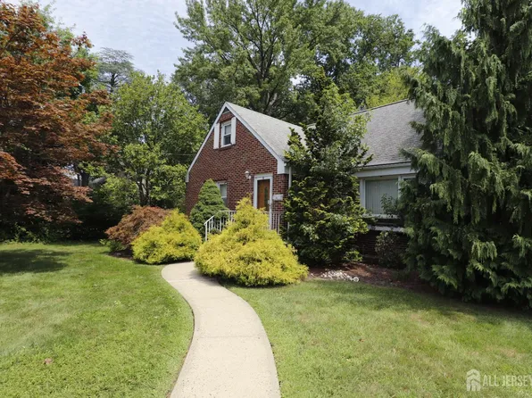 50 Clover Ave, Colonia, NJ 07067