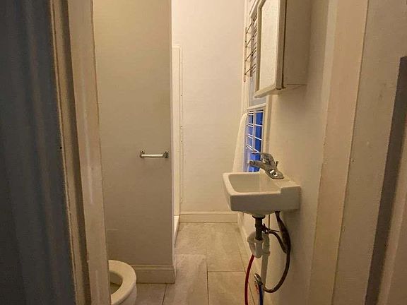 5th image of 3421 Race St APT 3R