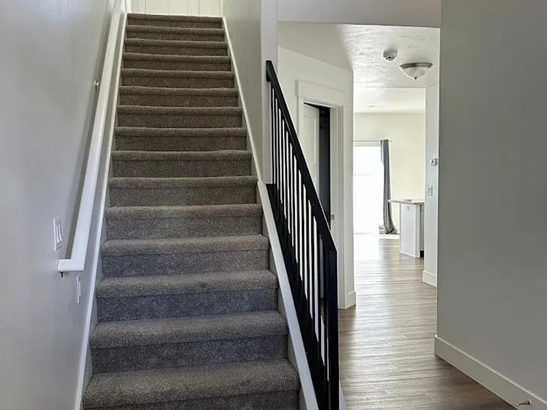 318 S 3 W — Photo 3