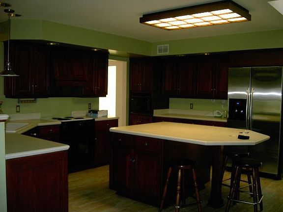 2nd image of 2525 Douglas Dr