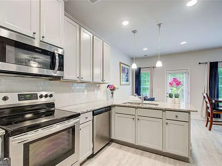 10161 Benton Woods Dr — Photo 13