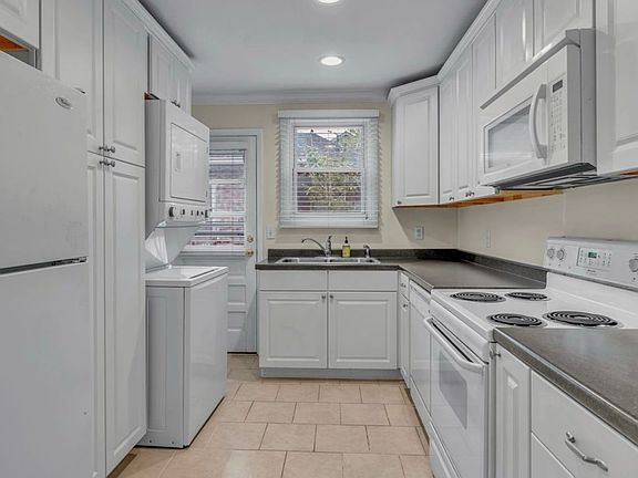 4th image of 2607 W Linden Ave Unit A