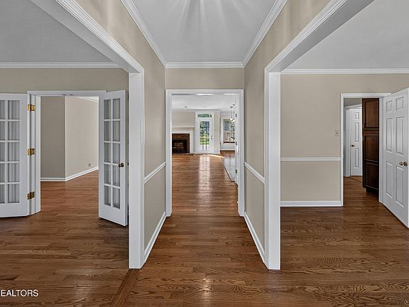 3rd image of 6812 Glen Brook Dr SW