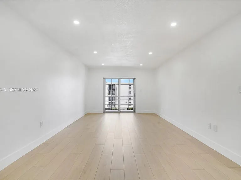 4670 W 13th Ln #411 — Photo 8
