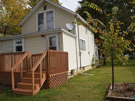 3rd image of 636 Summit St