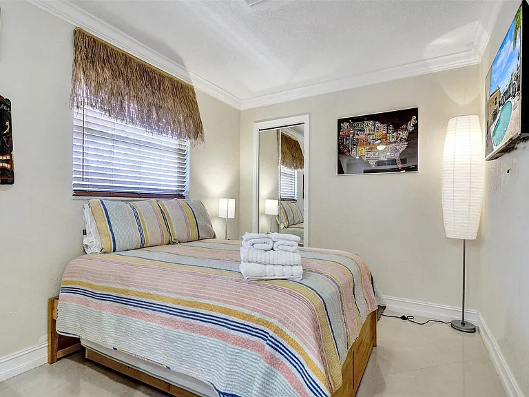 2051 Coral Reef Dr — Photo 33