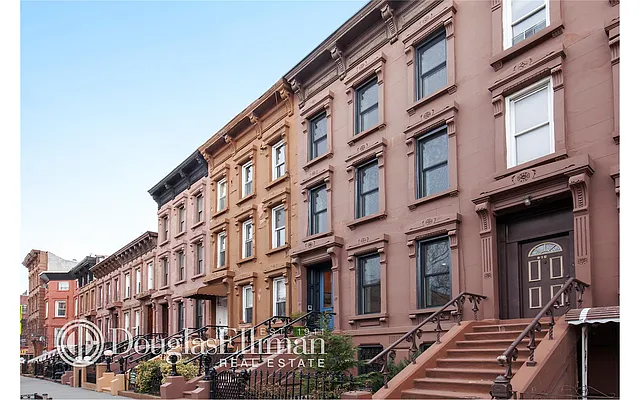 Sold by Douglas Elliman | media 19