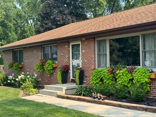 1205 Wexford Dr, Waunakee, WI 53597