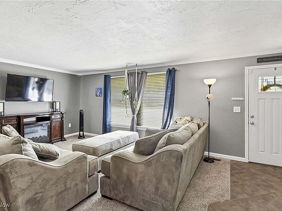2nd image of 649 Mayfield Ct