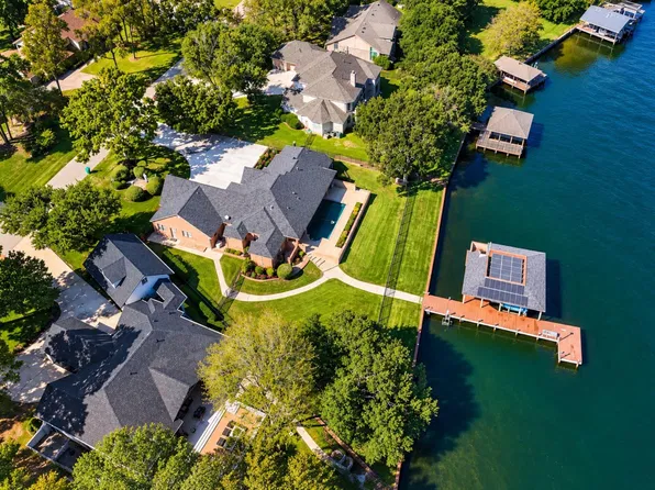 9354 Escondido Dr, Willis, TX 77318