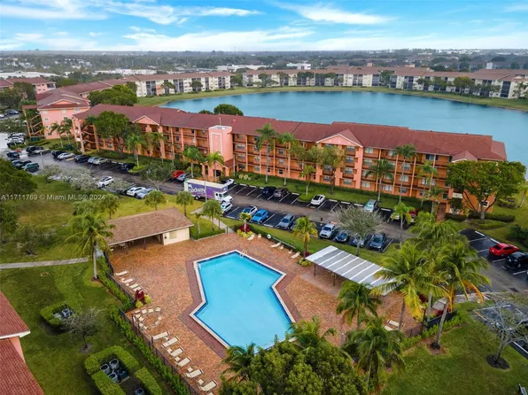 601 SW 141st Ave APT 104P, Pembroke Pines, FL 33027