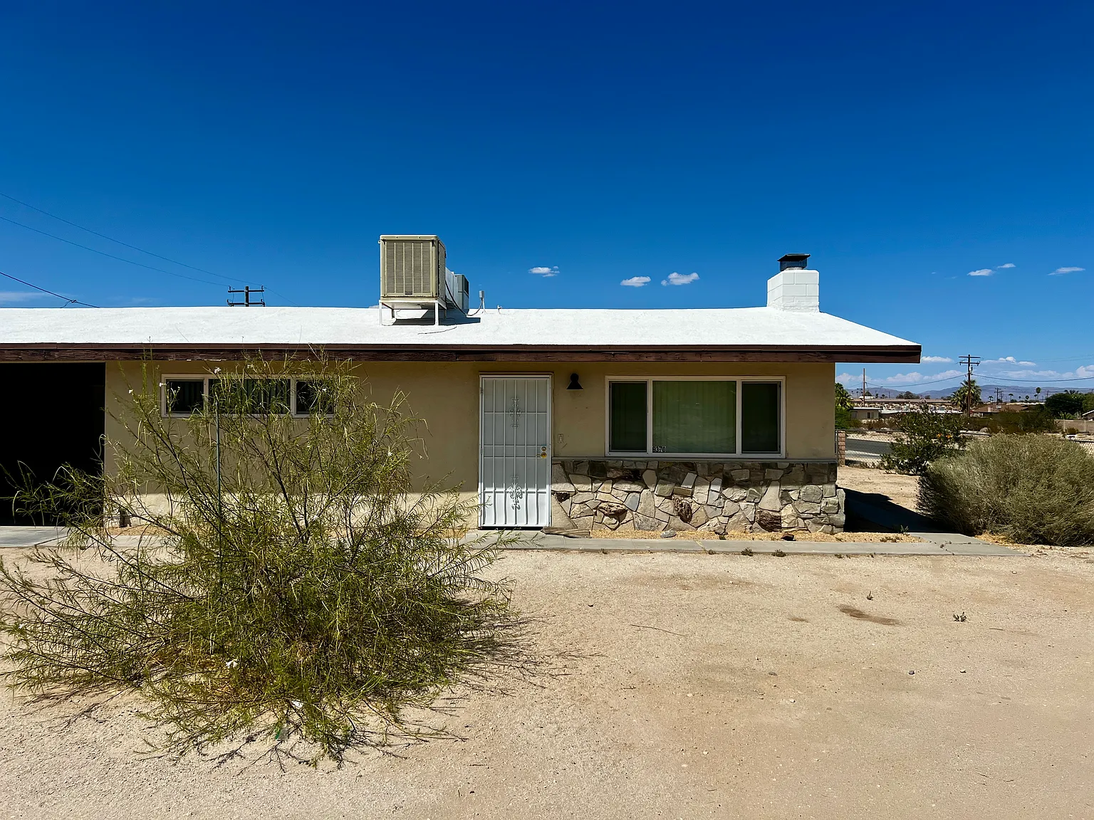 2 bed, 800 sqft, $1,300 — Photo 2