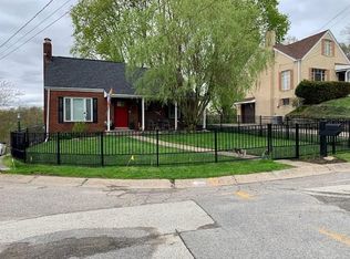 13 Solar Dr, Ambridge, PA 15003