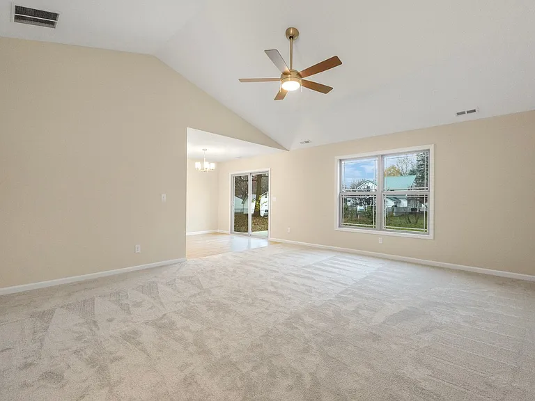 305 E Toledo St — Photo 11