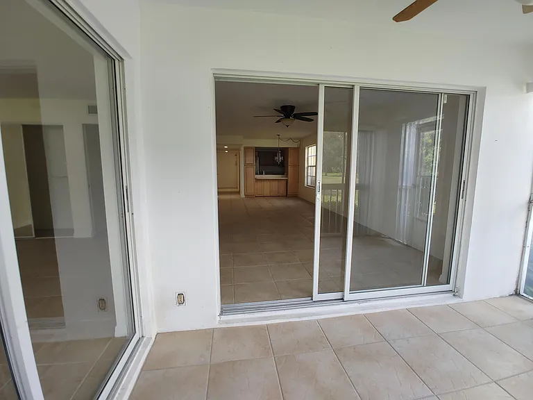 801 SE Central Pkwy #7 — Photo 6