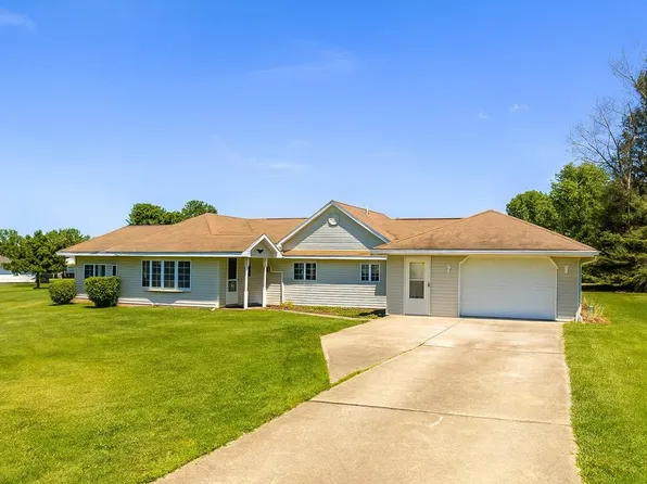 327 Cherrytree Rd, Franklin, PA 16323