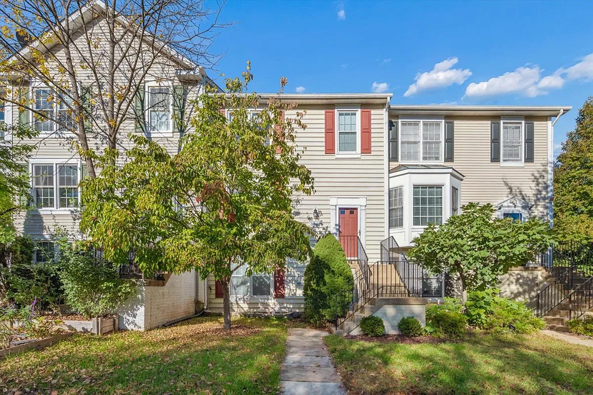 4 bed, 1933 sqft, $3,195 — Photo 1