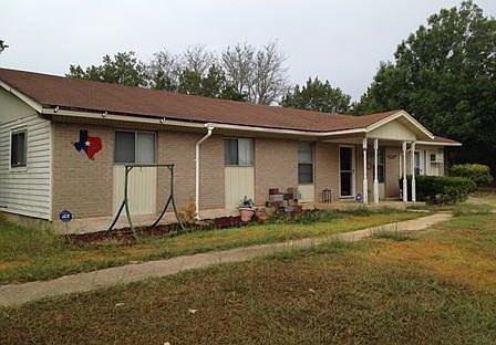 2nd image of 205 Circle Dr