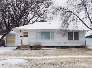 1621 14th St S, Fargo, ND 58103