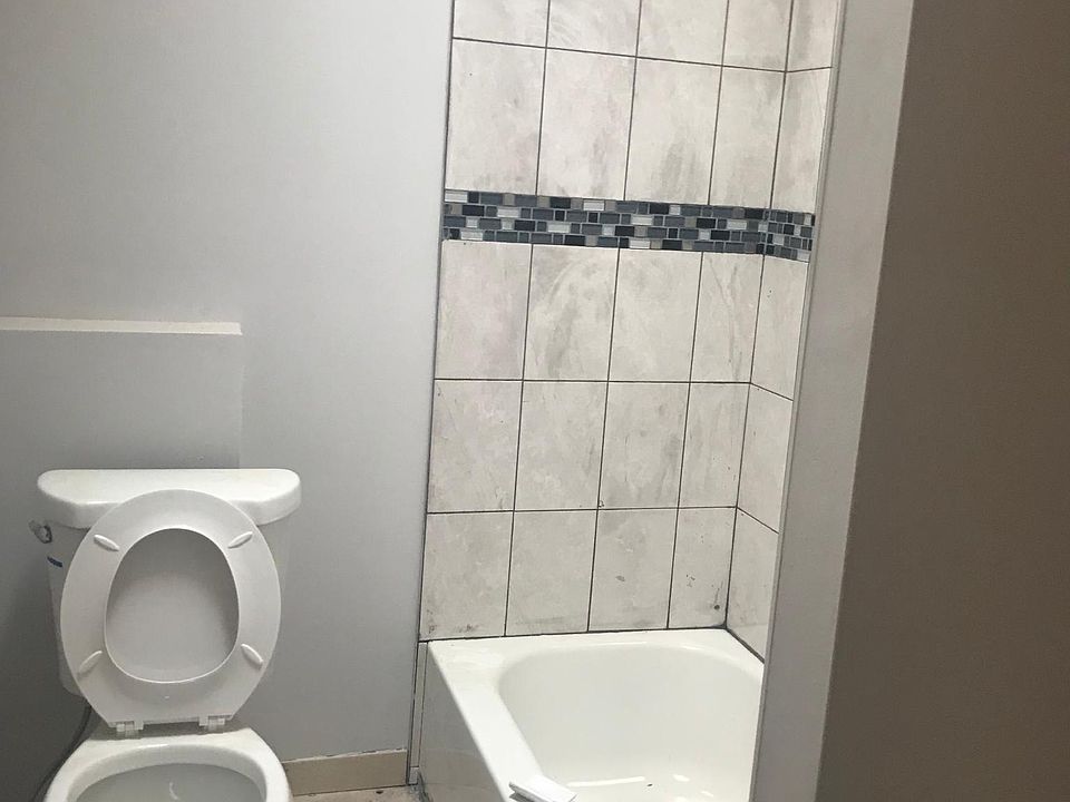1st image of 1305 W Wingohocking St #1
