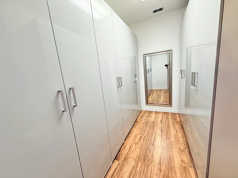 525 Abbey Ct — Photo 15