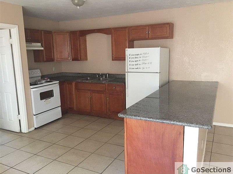 2nd image of 4541 Tarpon Dr