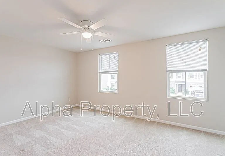 10 Torrington Dr — Photo 13