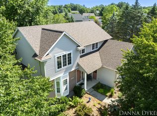 5231 Surf Dr NE, Rockford, MI 49341