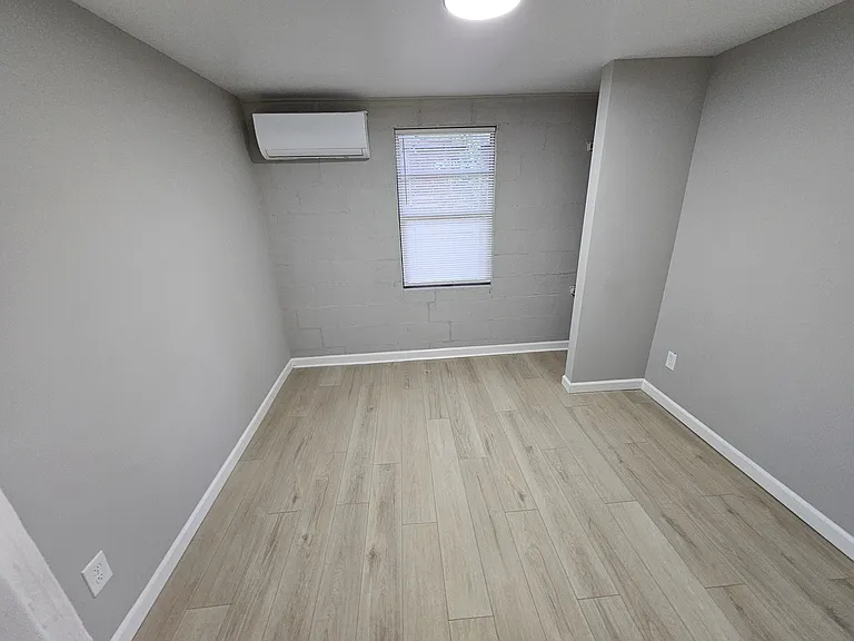 715 Woodard Ave — Photo 6