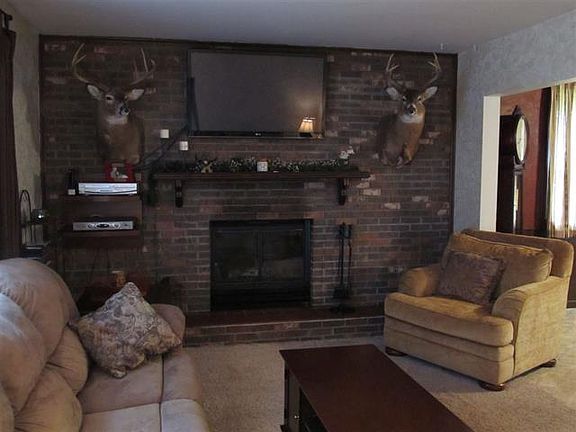 3rd image of 257 E Michigan Ave