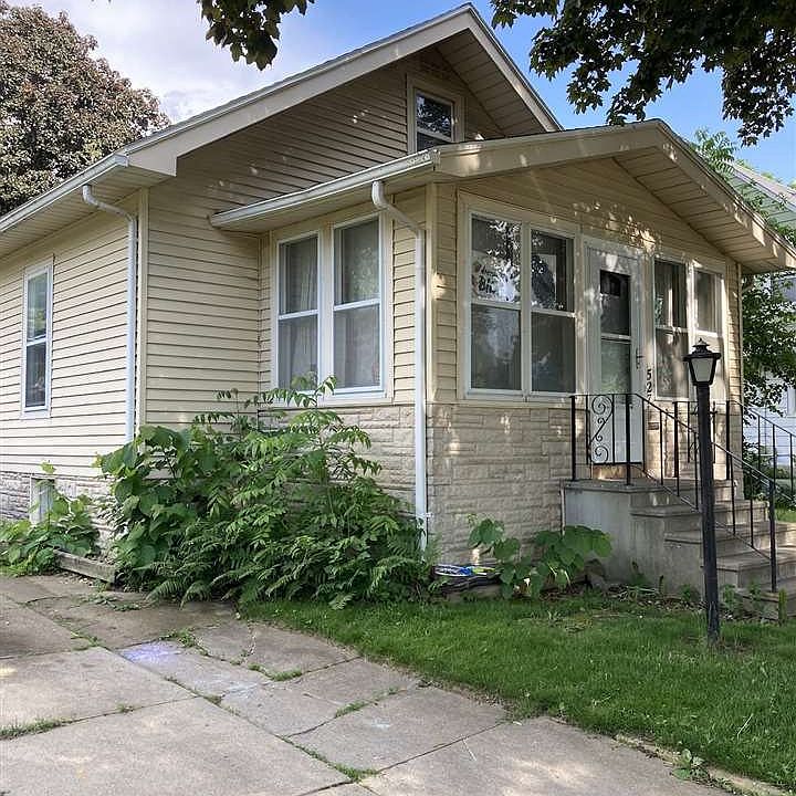 1st image of 527 4th Ave SE