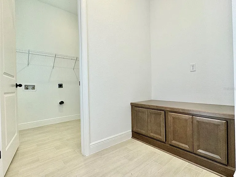 9726 Neruda St — Photo 29