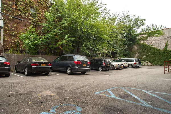 Rented by Nooklyn NYC LLC | media 87