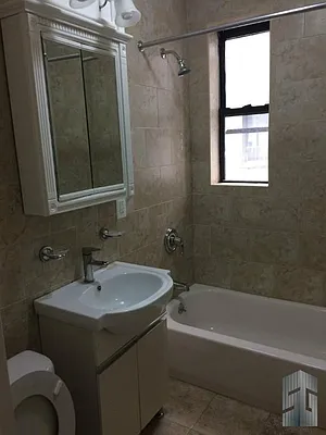 Rented by Skyline Group Real Estate | media 6