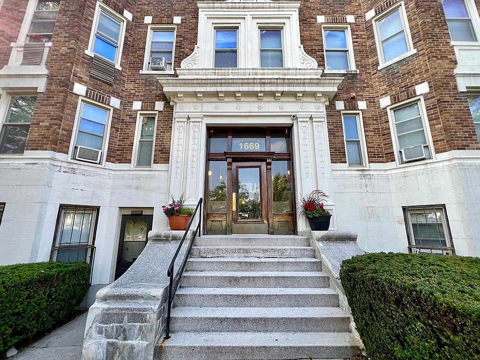 1st image of 1669 Commonwealth Ave APT 3