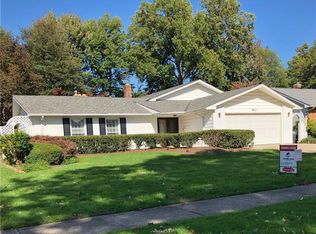 5521 Harleston Dr, Lyndhurst, OH 44124