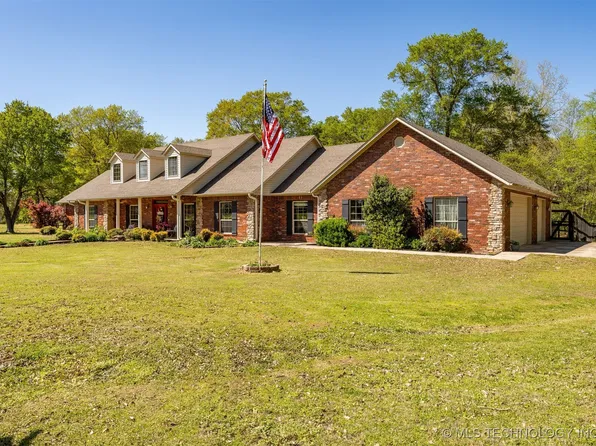 1408 N Country Ridge Dr, Stigler, OK 74462