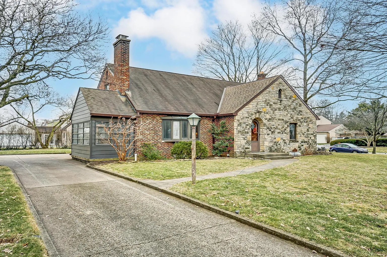 1659 Tremont Rd photo 1